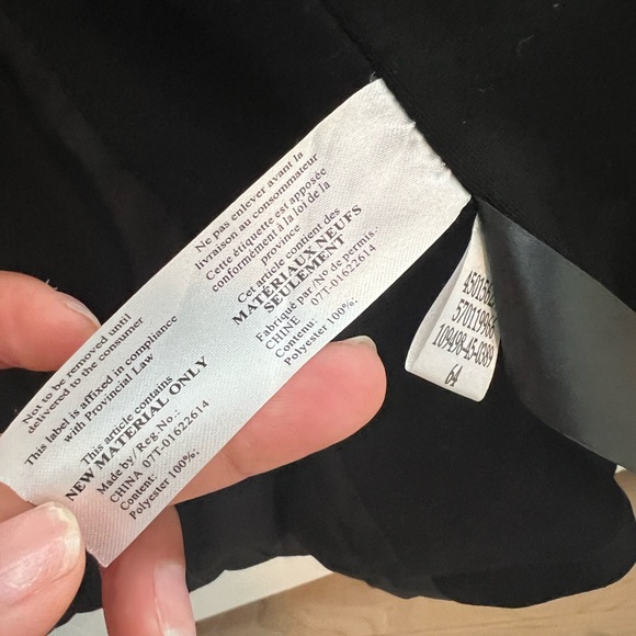 Brand new White House Black Market Black Quilted Blazer size XS - Picture 5 of 8